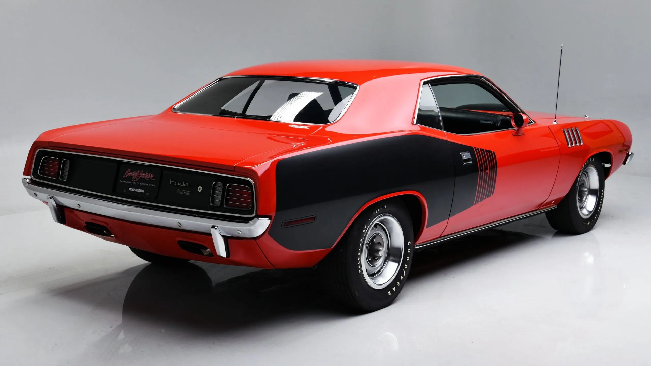 Plymouth Barracuda exterior - Rear Left Angled