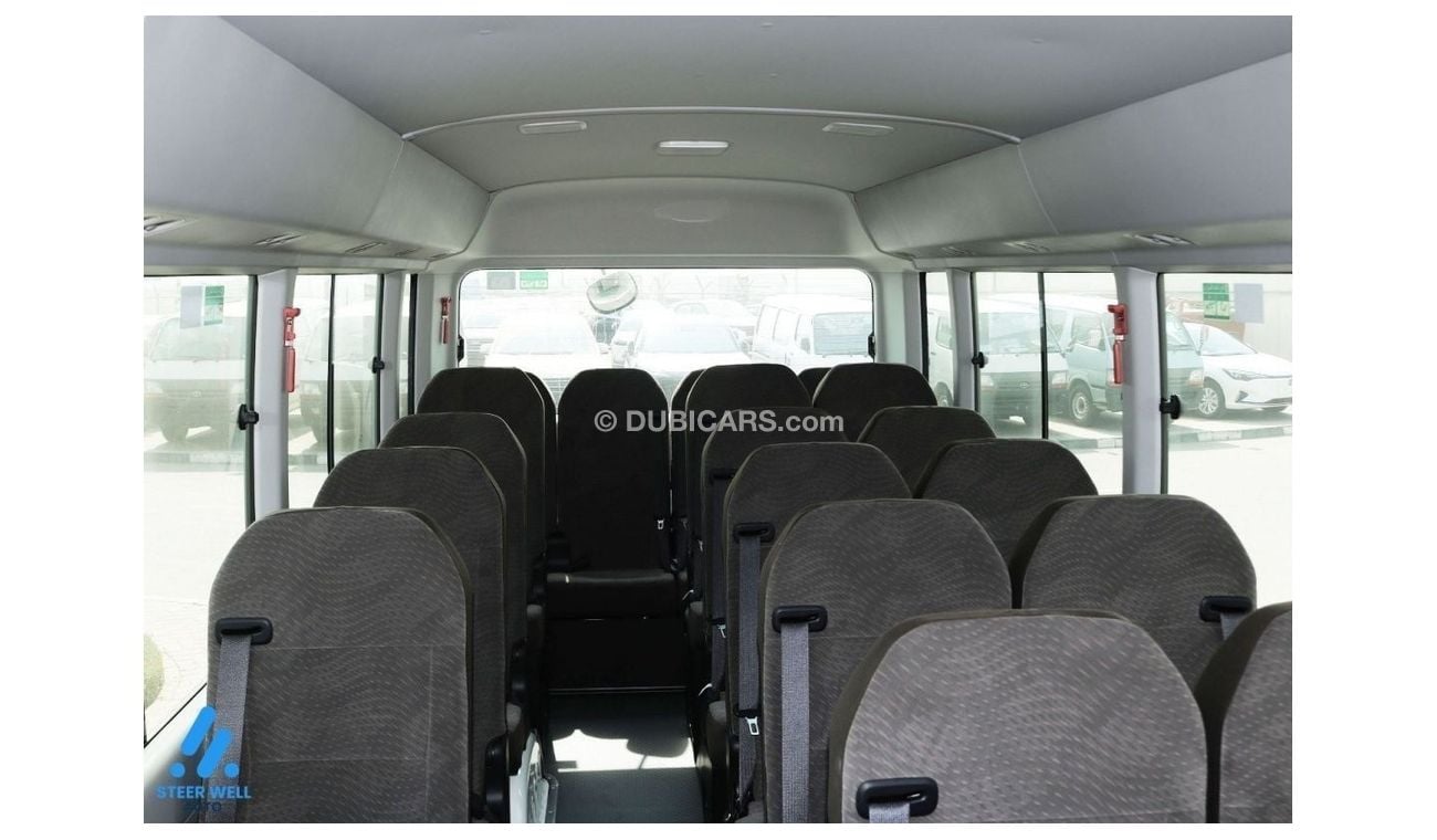 تويوتا كوستر DLX 23 Executive Seats 4.2L Diesel M/T - GCC Specs - Book Now!