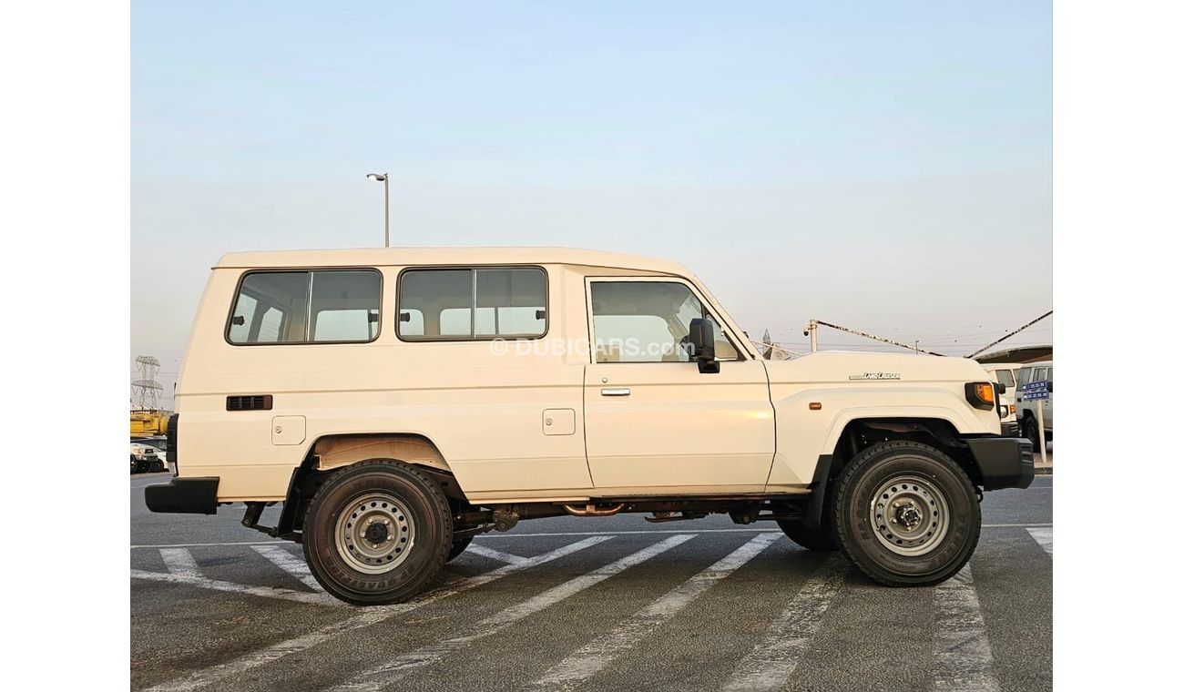 تويوتا لاند كروزر هارد توب 2024 TOYOTA LAND CRUISER HARD TOP 4.0L PETROL 3 DOOR GRJ78 V6