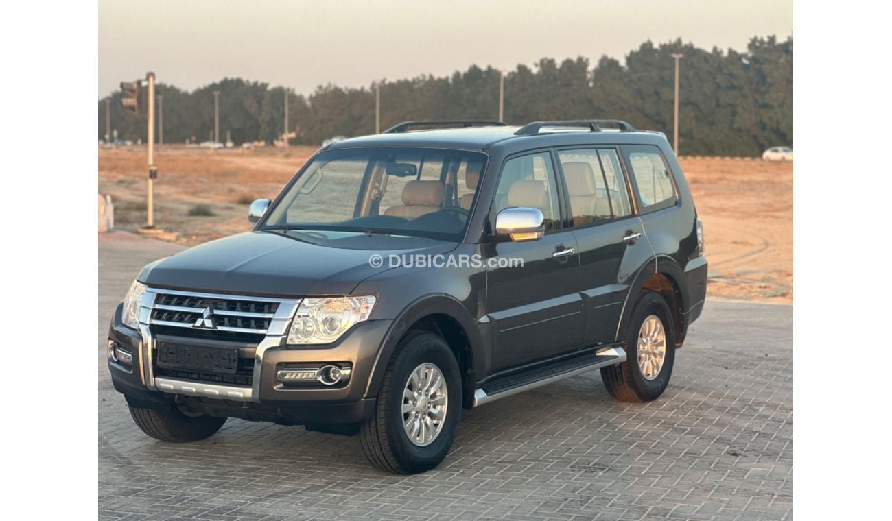 Mitsubishi Pajero GLS Base 3.5L (7 Seater)