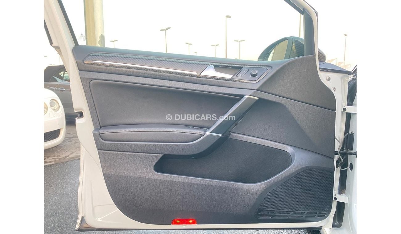 فولكس واجن جولف ار Volkswagen Golf R _GCC_2019_Excellent Condition_Full Specifications