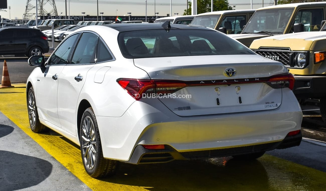 Toyota Avalon XLE 2.5L Hybrid