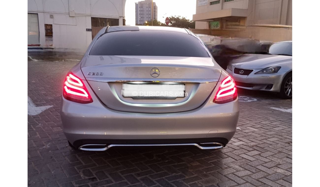 مرسيدس بنز C200 C-Class Low KMs, Never repaired.