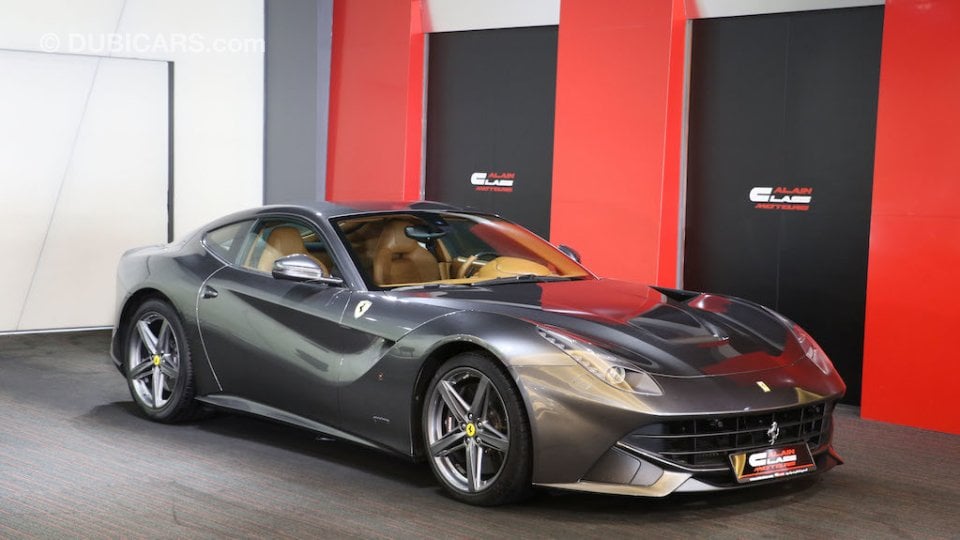 Ferrari f12 Berlinetta серая