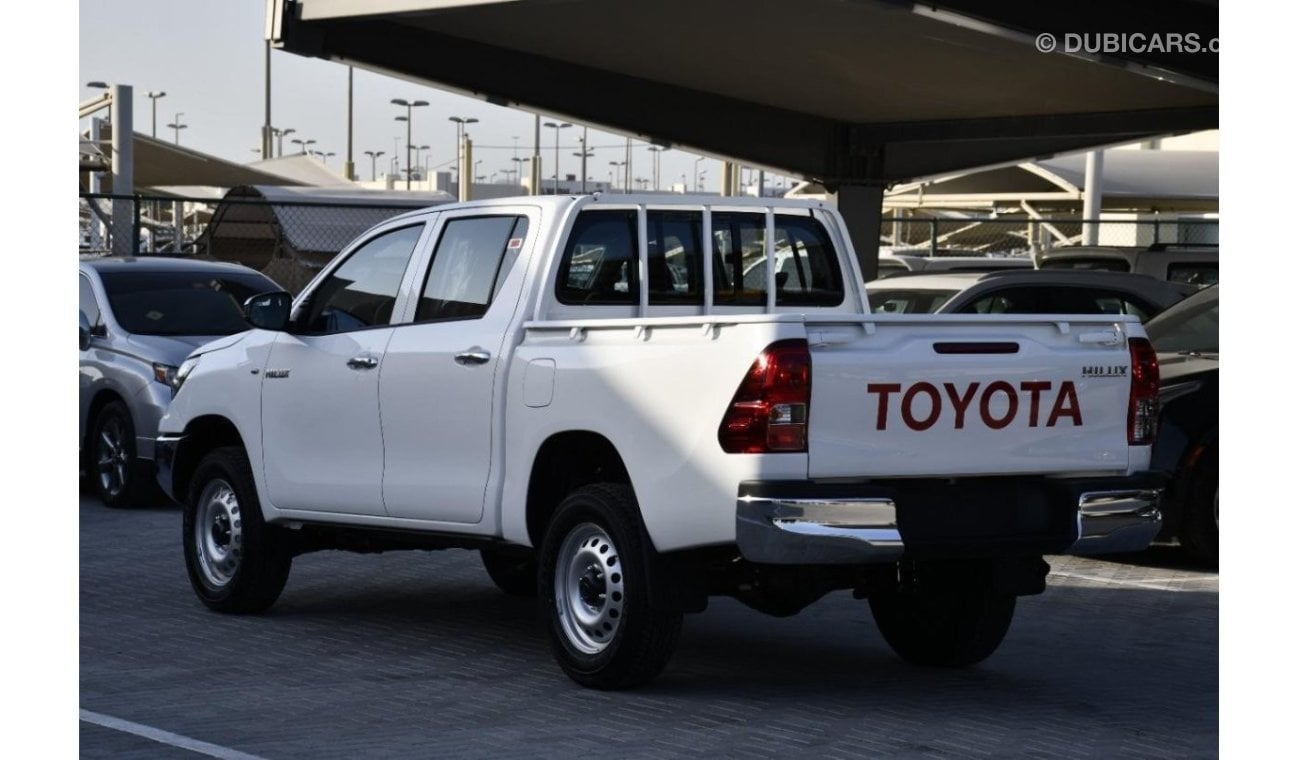 Toyota Hilux Steel Bumper | 4x4 | 2.4 L | V4 | M/T | Petrol