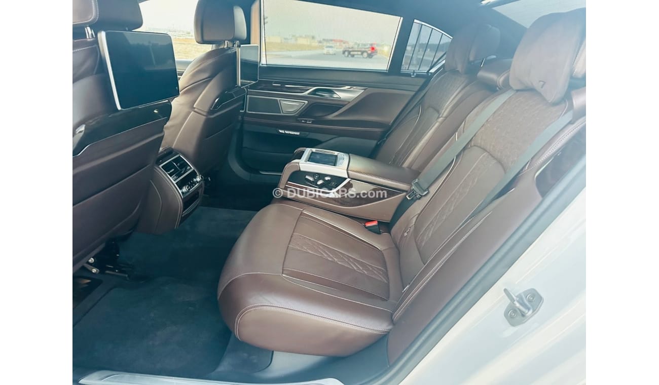 بي أم دبليو 740Li Exclusive 3.0L (335 HP) MODEL 2016 GCC CAR PERFECT CONDITION FULL OPTION PANORAMIC ROOF LEATHER SEAT