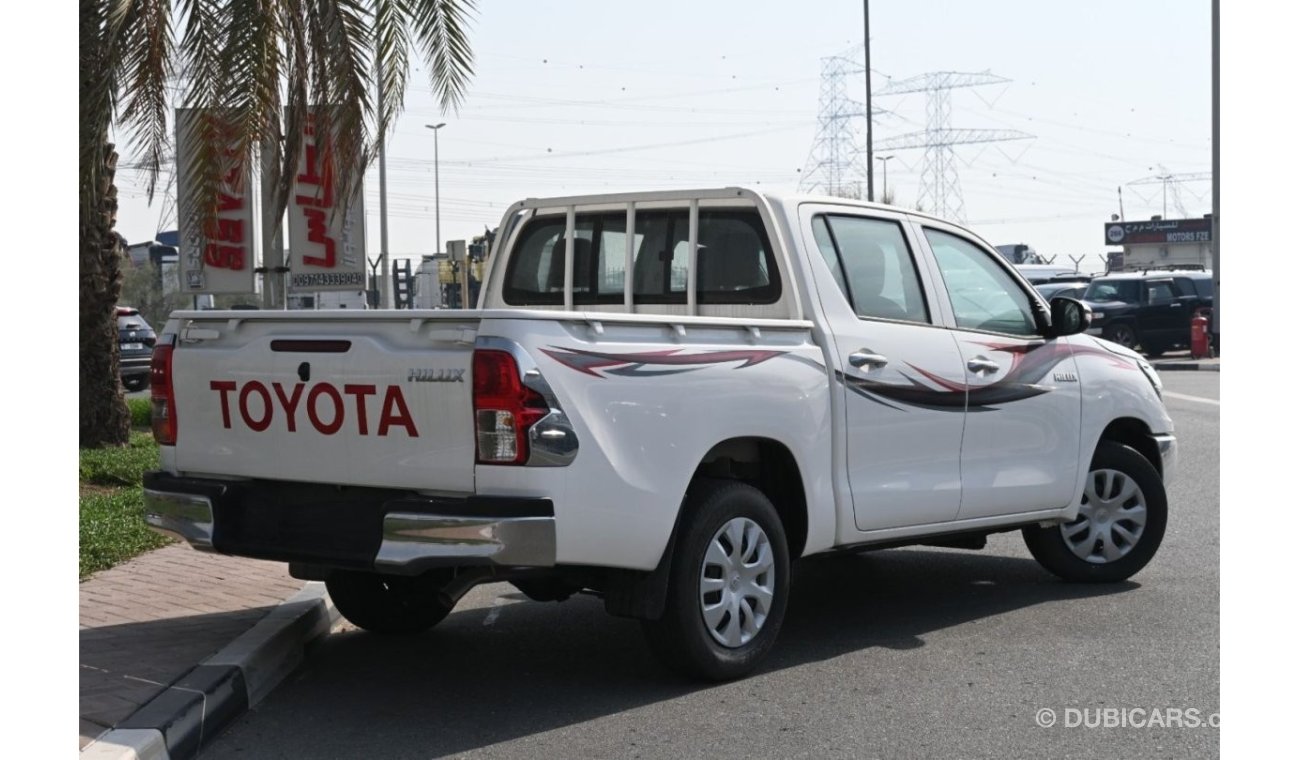 Toyota Hilux DC DIESEL 2.4L 4X2 manual.  2023