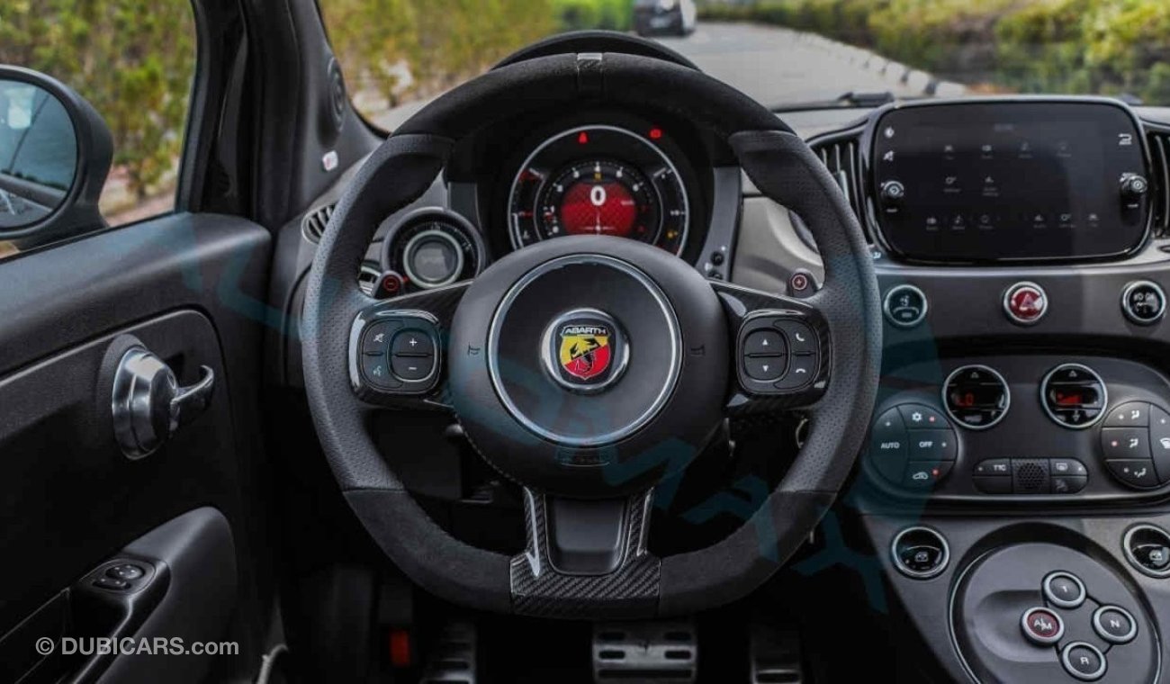 Abarth 695 (ТОЛЬКО НА ЭКСПОРТ , For Export) Cabrio Turismo 1.4 Turbocharged , 2024 GCC , 0Km , Без пробега