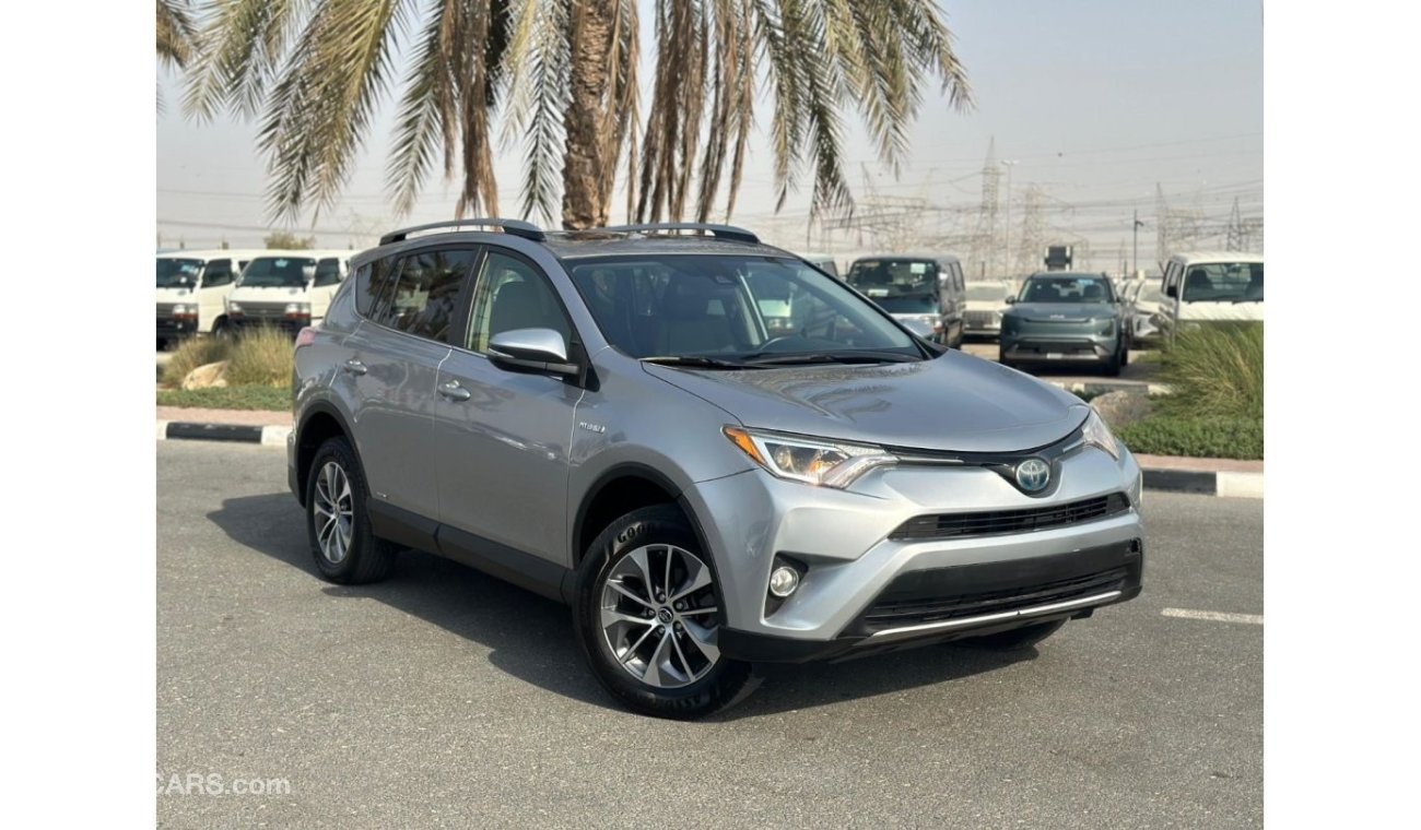 Toyota RAV4 Hybrid Toyota RAV4 XLE 2018