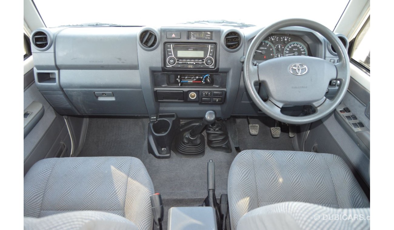 Toyota Land Cruiser Pick Up Double Cab Std Perfect insaid and out