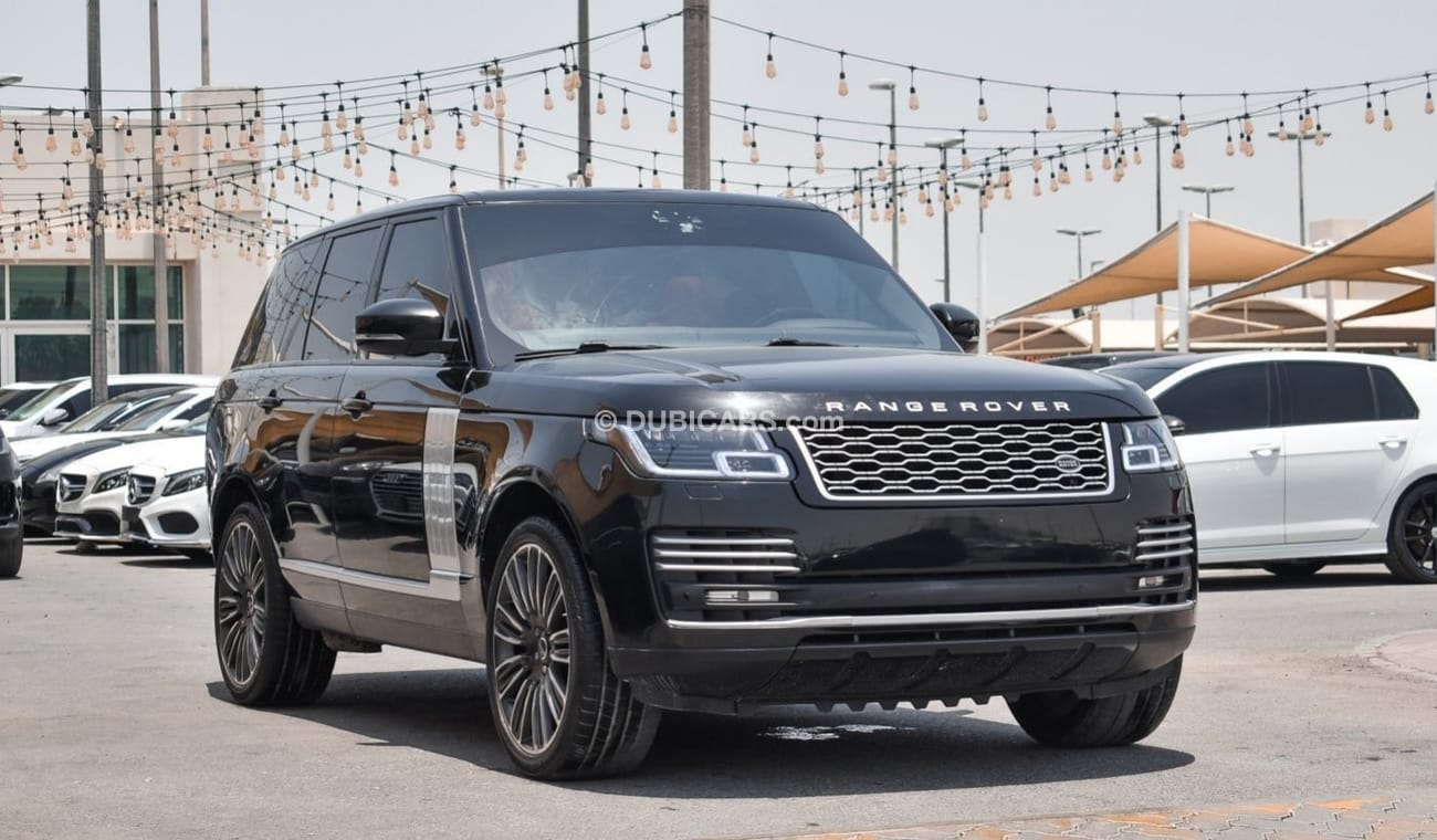 Used Land Rover Range Rover Vogue 2017 for sale in Sharjah - 624173