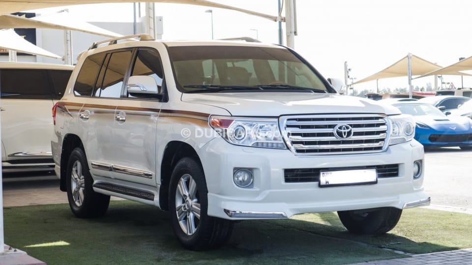 Used Toyota Land Cruiser 2015 for sale in Sharjah - 478070