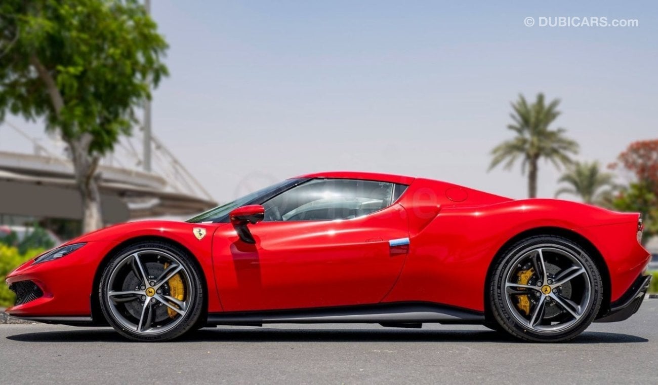 فيراري 296 GTB ROSSO CORSA WITH CARBON ACCENTS, FULL ELECTRIC SEATS, AND 360 CAMERA