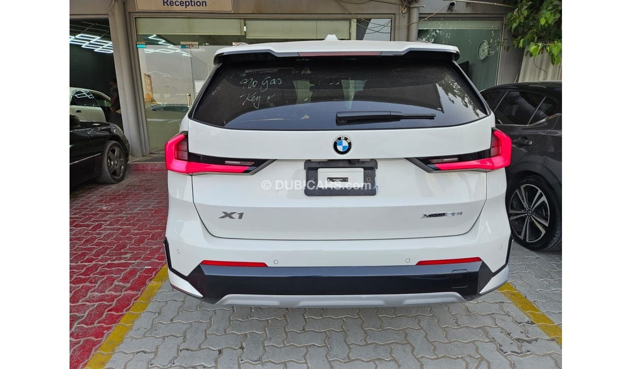 بي أم دبليو X1 xDrive 28i