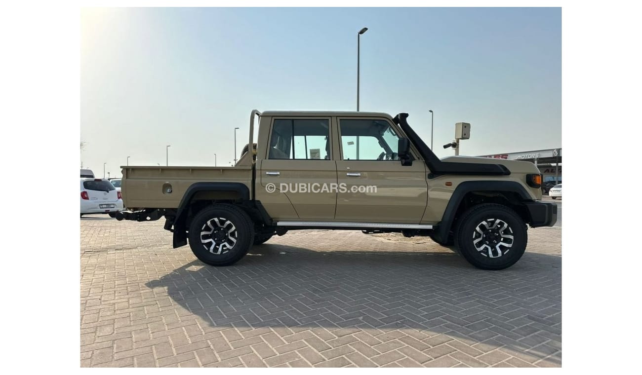 تويوتا لاند كروزر بيك آب Toyota Land Cruiser Pickup LC79 Double Cabin Petrol 4.0 Model 2024