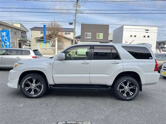 Toyota Hilux Surf exterior - Side Profile