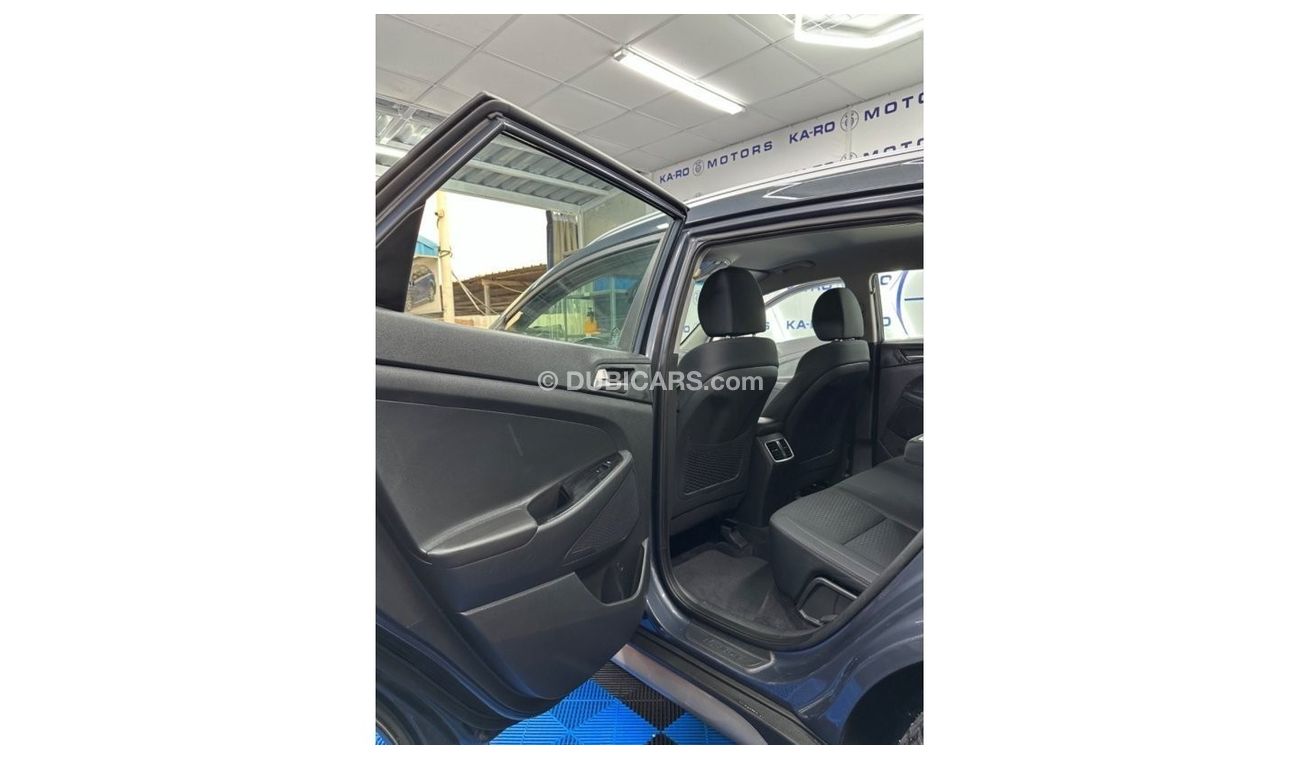 Hyundai Tucson Hyundai Tucson 2019 with a 2.0L 4wd engine in good perfect condition there are sensors of a slip zon