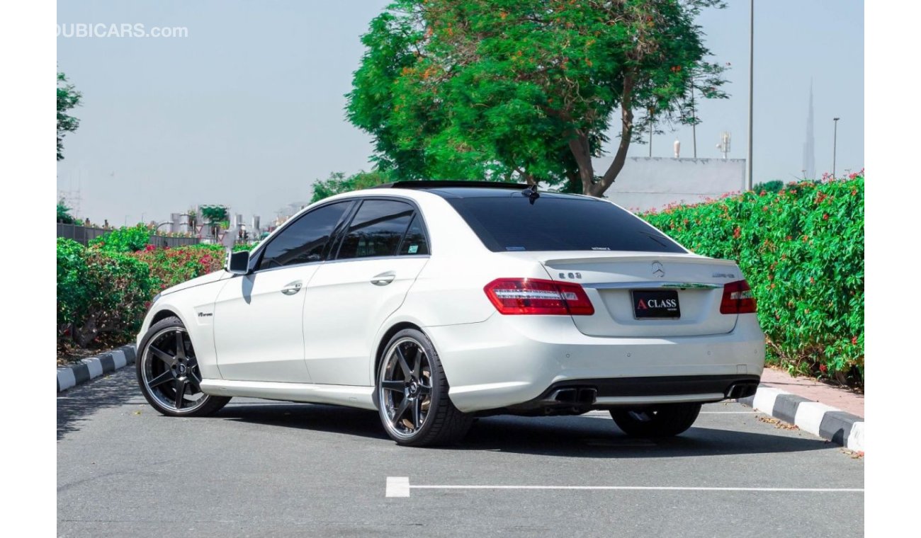 مرسيدس بنز E 63 AMG Automatic 4.0L V8 RWD 5 Seats 4 Doors