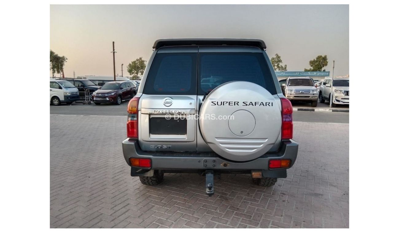 Nissan Patrol Super Safari NISSAN SAFARI RIGHT HAND DRIVE (PM1437)