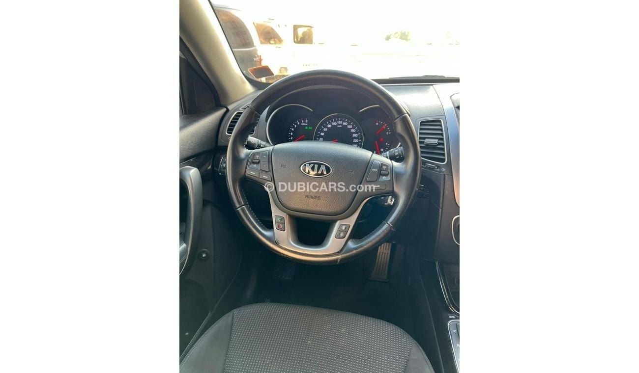 كيا سورينتو Base 2.4L AWD KIA SORENTO GCC 7 SEAT ORGINAL PAINT MODEL / 2014