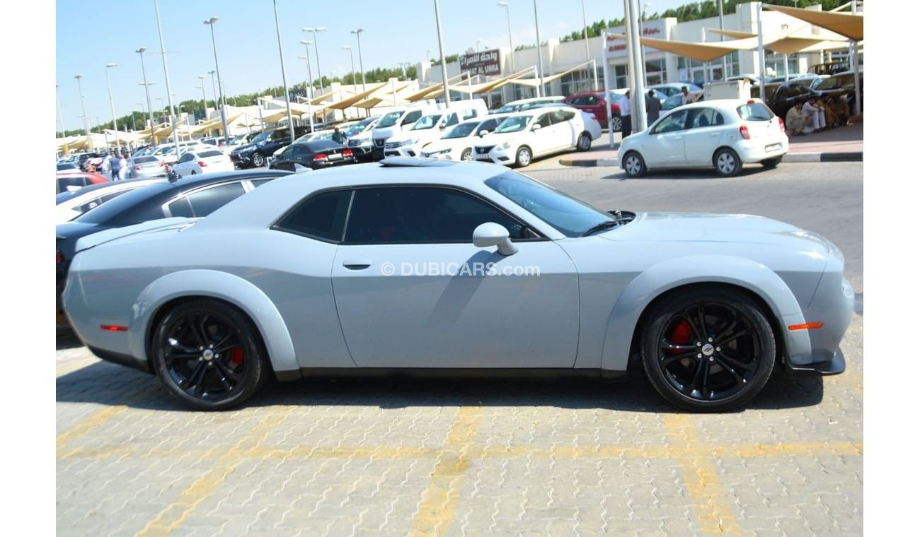 Dodge Challenger SXT Plus 3.6L