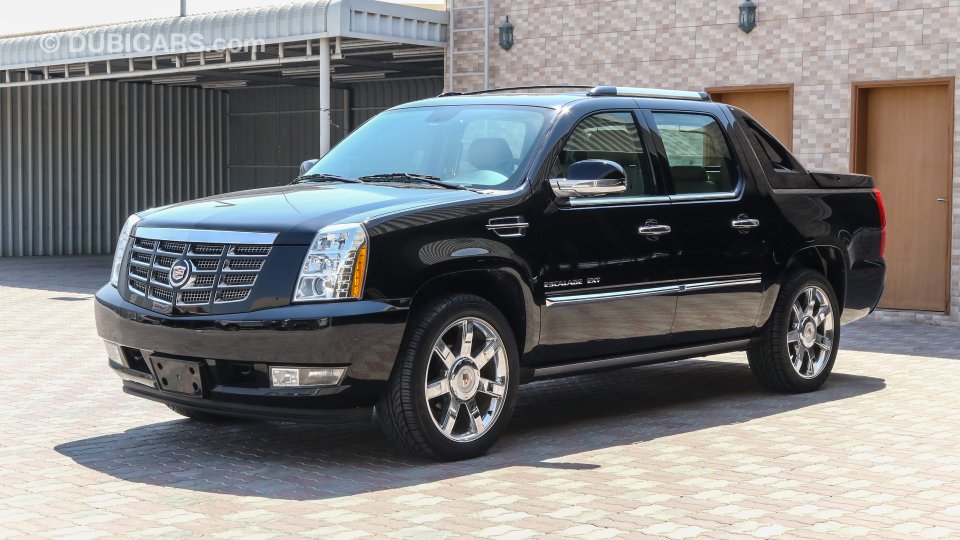 Cadillac Escalade EXT for sale: AED 65,000. Black, 2013