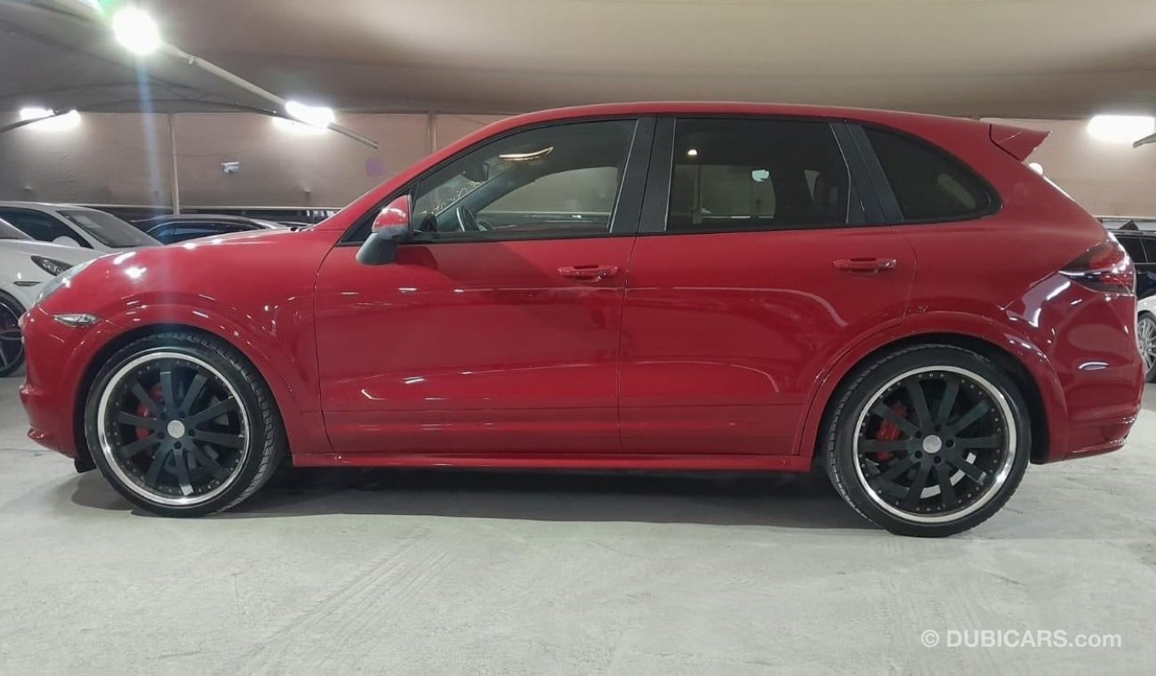 Porsche Cayenne GTS PORSCHE CAYENNE GTS 4.8L 2013, WITH GTS INTERIOR PACKAGE, SPORTS CHRONO PACKAGE AND MORE..