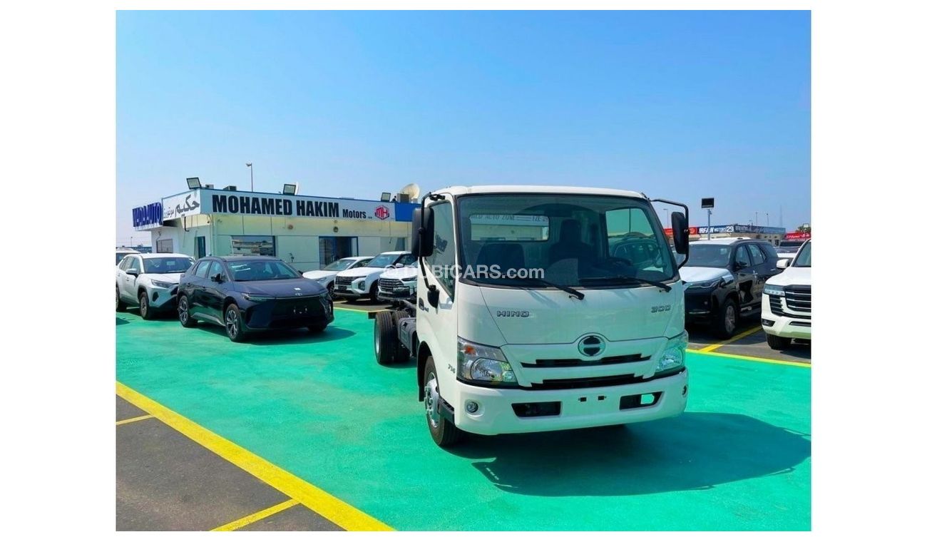 New Hino 300 Hino 714 Chassis 42 Tons Single Cabin 2023 2022