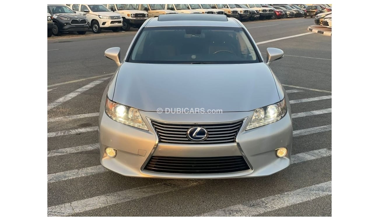 لكزس ES 300 2013 Lexus ES300H Hybrid 2.5L V4 - Japanese Specs Full Option - Without Accident