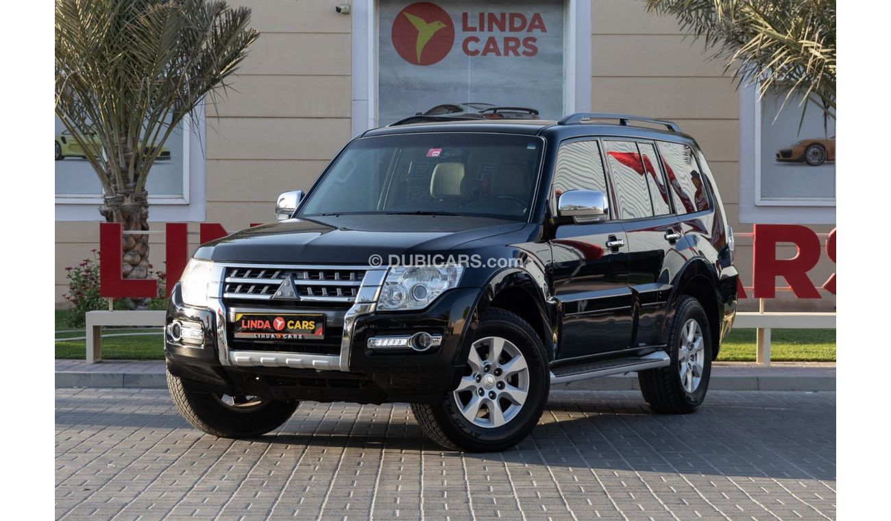 ميتسوبيشي باجيرو GLS Mid 3.5L (189 HP) (7 Seater) Mitsubishi Pajero GLS 2017 GCC under Warranty with Flexible Down-Pa