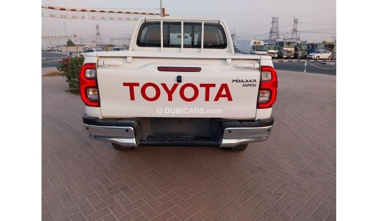 Toyota Hilux 4X4 A/T 2.4L Diesel white color double cabin 2023 model only for Export