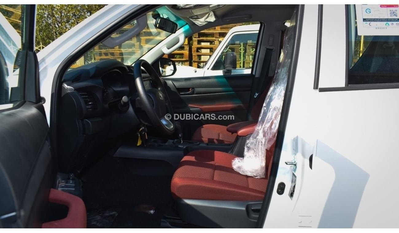 تويوتا هيلوكس TOYOTA HILUX DLX 2.4 PETROL AUTOMATIC 2024 GCC OMAN