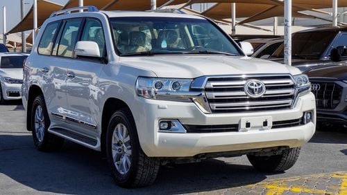 Toyota Land Cruiser GXR V8