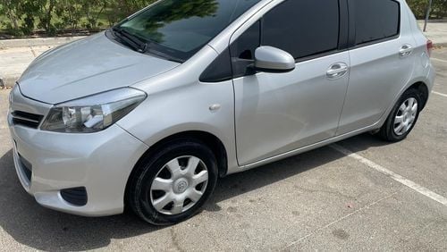 Toyota Yaris Std 1.3L hatchback