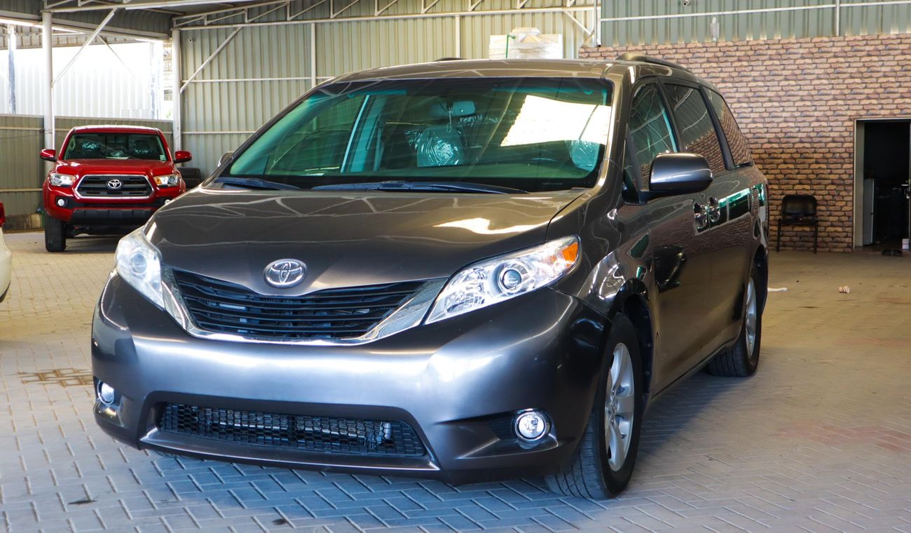 Toyota sienna dubai