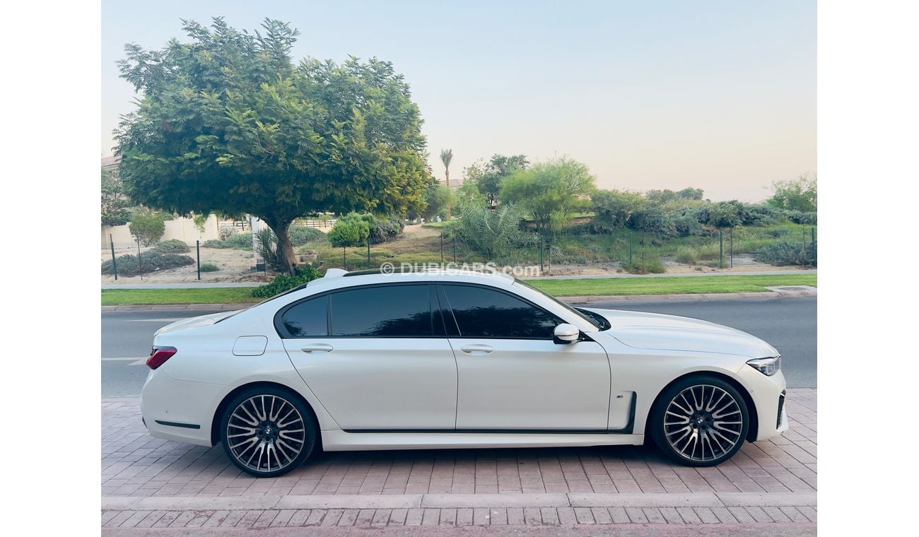 BMW 750Li M Sport 4.4L (443 HP)