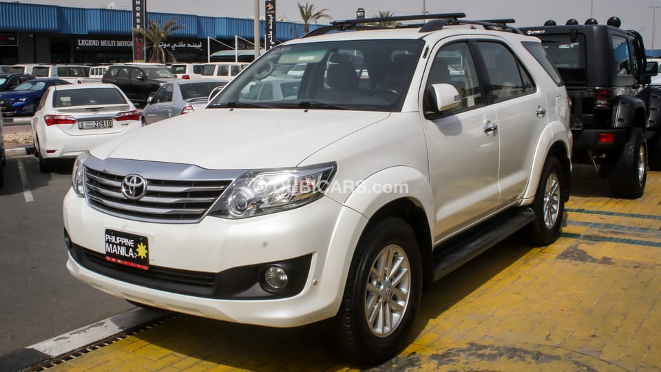 Used Toyota Fortuner SR5 4.0 V6 2013 for sale in Dubai - 249918