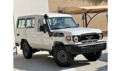 تويوتا لاند كروزر هارد توب 2024 Toyota Land Cruiser LC78 E (3-Door) Hardtop 4.0L V6 Petrol M/T 4x4 Only For Export