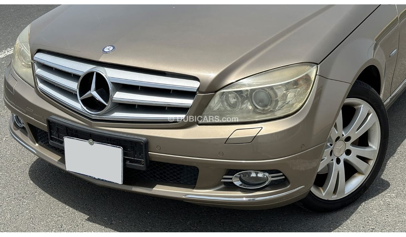 Mercedes-Benz C200 GCC 2010 1.8L 4 Cylinders In Good Condition