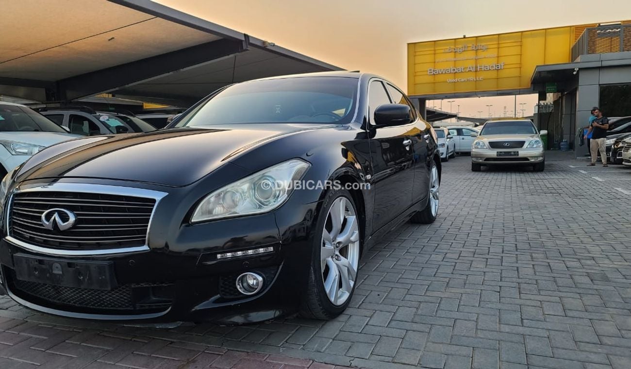 Infiniti M56