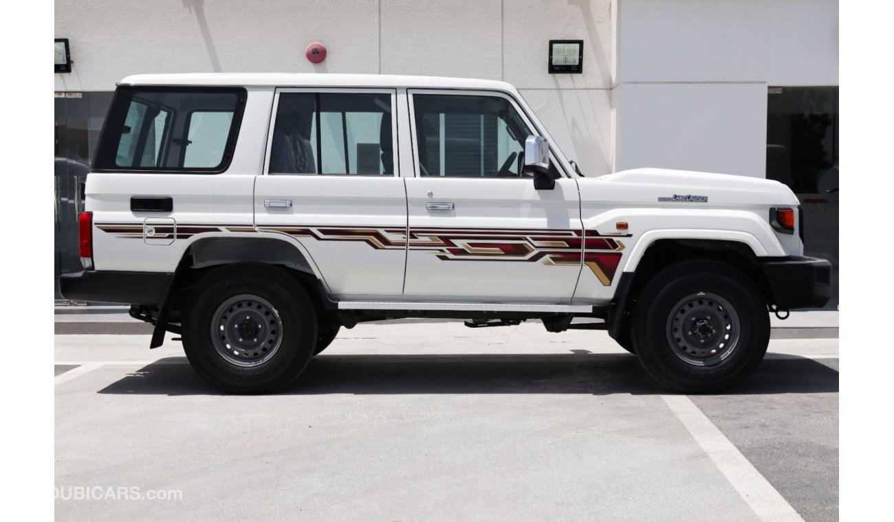 Toyota Land Cruiser 2024 LAND CRUISER GRJ 76 4.0 V6 M/T **التصدير فقط خارج الخليج****EXPORT ONLY**