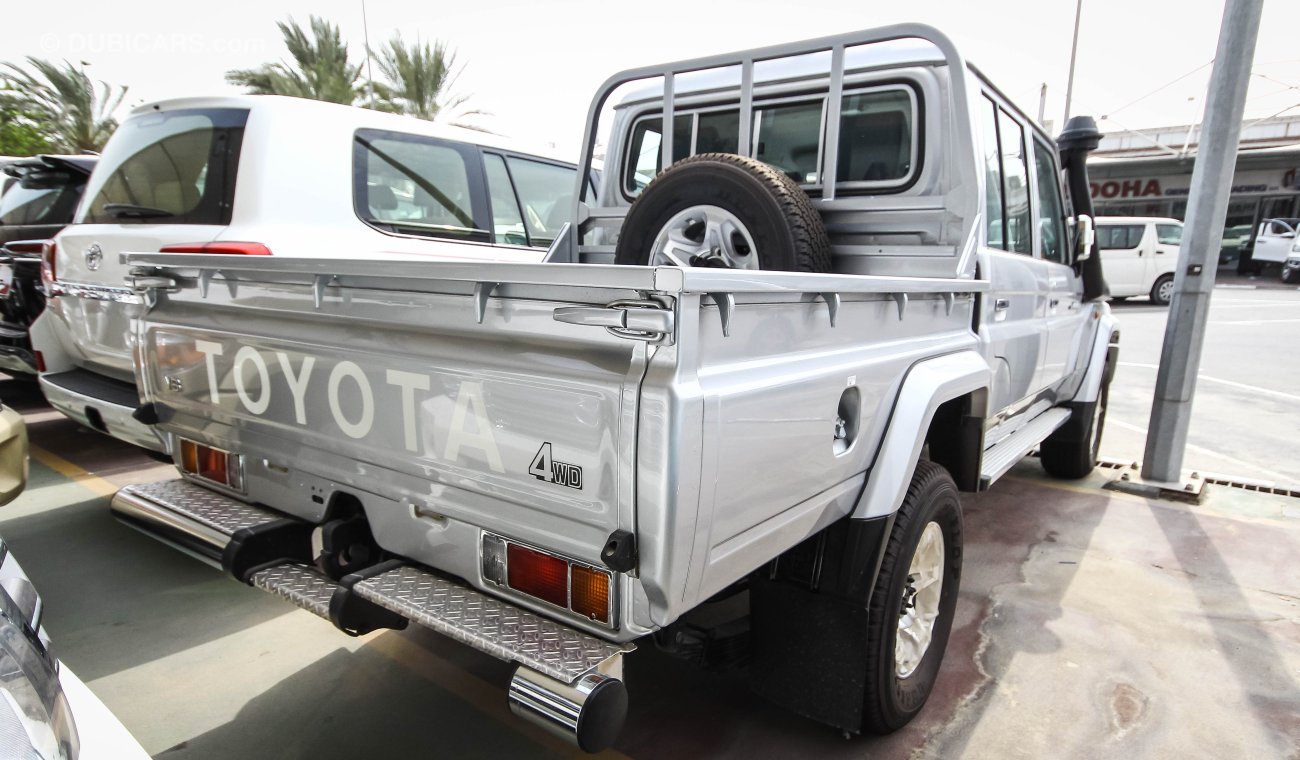 تويوتا لاند كروزر LC79 Double Cab Pickup  V6 4.0L