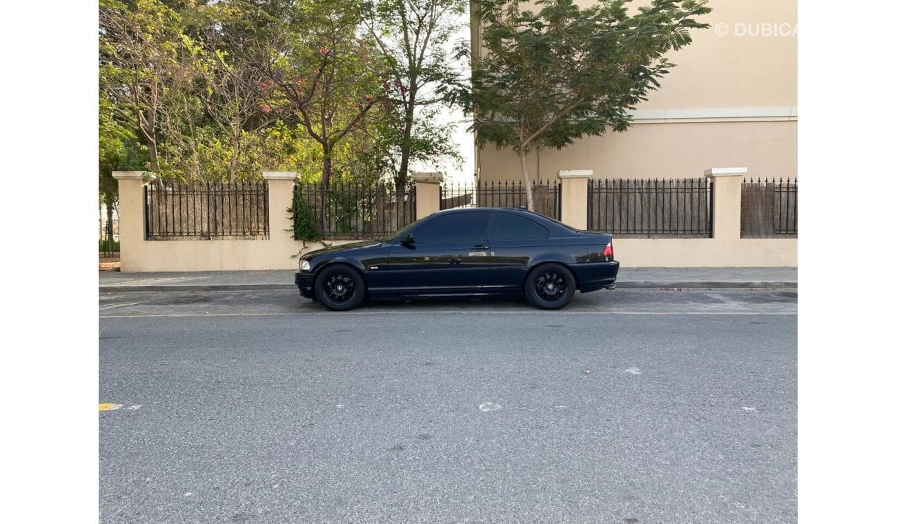 بي أم دبليو 318i E46 Manual Japanese Spec Black on Black