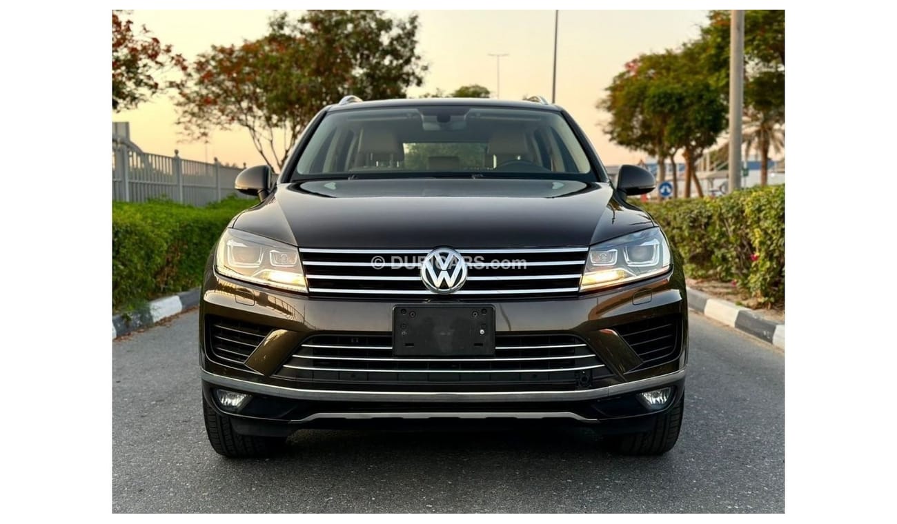 Volkswagen Touareg GCC, original paint, low mileage, clean car.