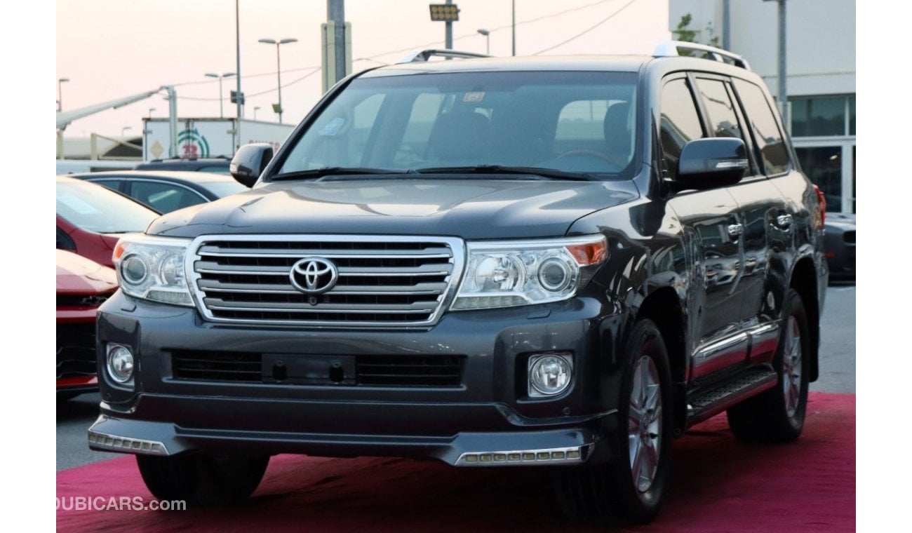 Toyota Land Cruiser VXR Toyota Land Cruiser VX.R / 2014 / GCC / Free Accident/ First Owner