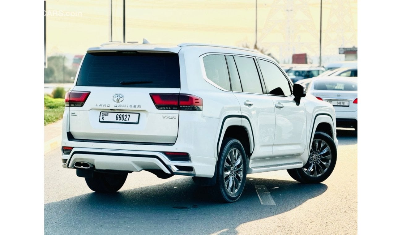 تويوتا لاند كروزر Toyota Land Cruiser 2022 model LHD VXR full options