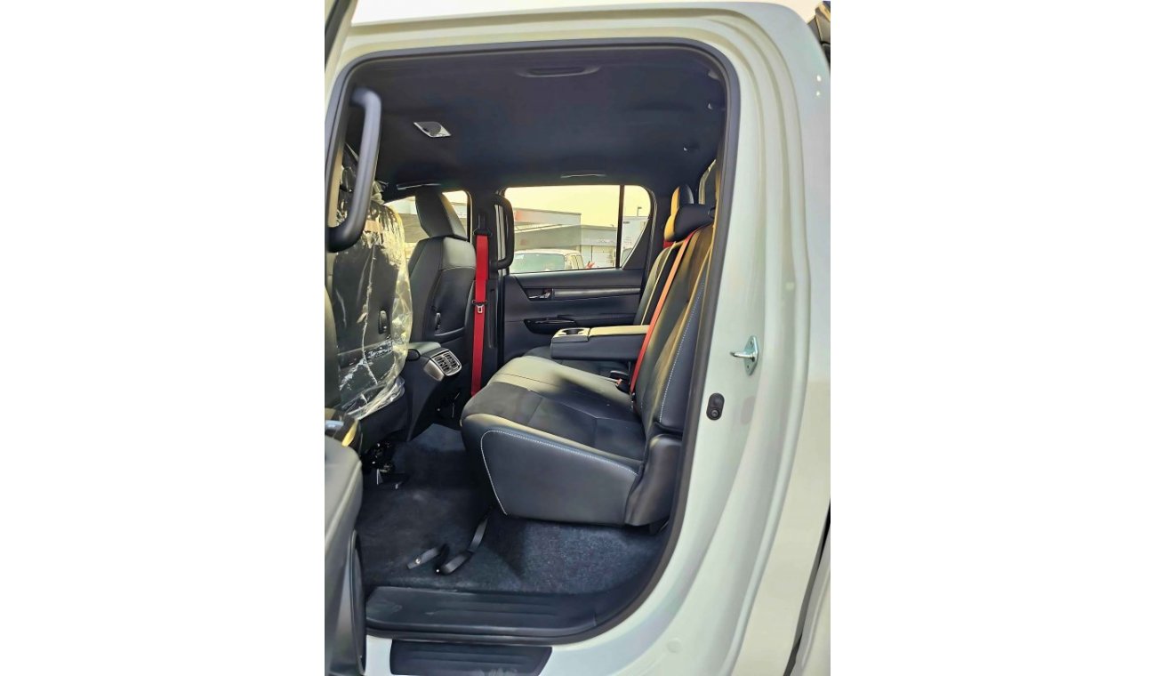 Toyota Hilux GR SPORT / 4.0L V6 / DRIVER POWER SEAT WITH ROLL BAR / "4" CAMERAS (CODE # HPGRV6AF)