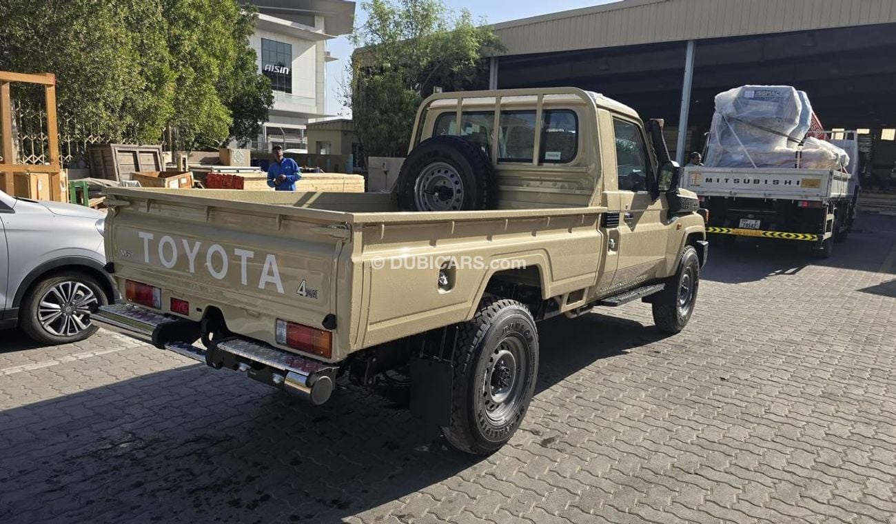 Toyota Land Cruiser Pick Up TOYOTA LAND CRUISER SINGLE CABIN PETROL V6 STD E AUTO 2025 MODEL