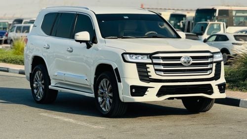 Toyota Land Cruiser Toyota Land Cruiser 2014 v6 white color