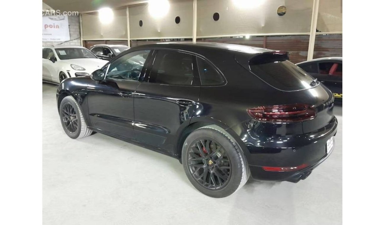 بورش ماكان GTS PORSCHE MACAN GTS 3.0L 2017 CARBON AND GTS INTERIOR, SPORTS CHRONO PACKAGE, SPORTS EXHAUST AND MORE